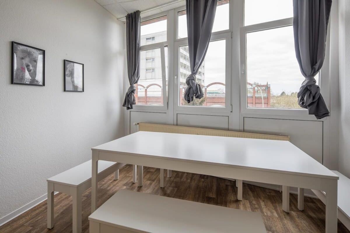 Spacious 2 Bedroom Apartment Хамбург Екстериор снимка