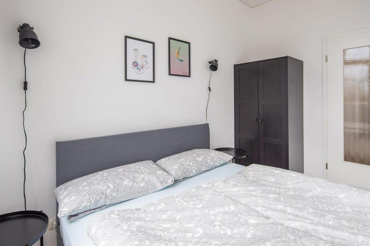 Spacious 2 Bedroom Apartment Хамбург Екстериор снимка
